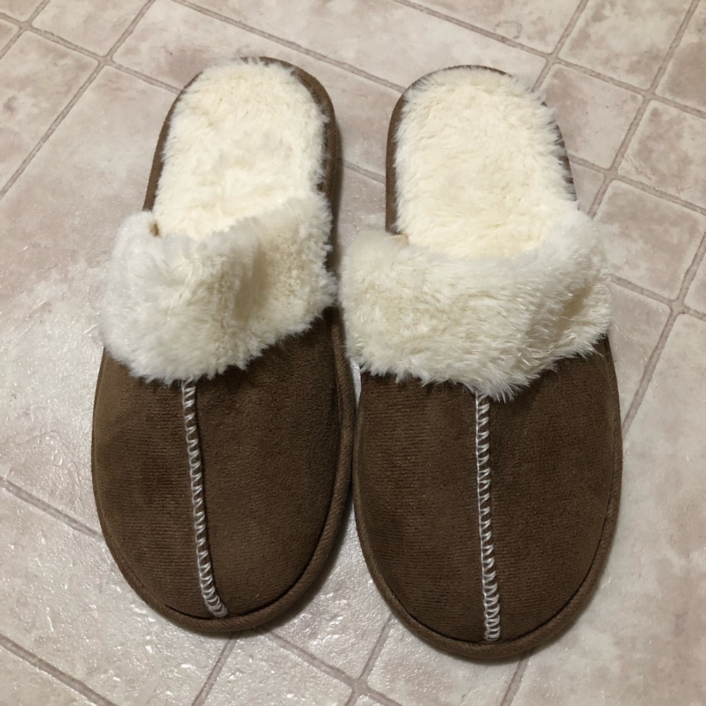 Comfy memory foam slippers